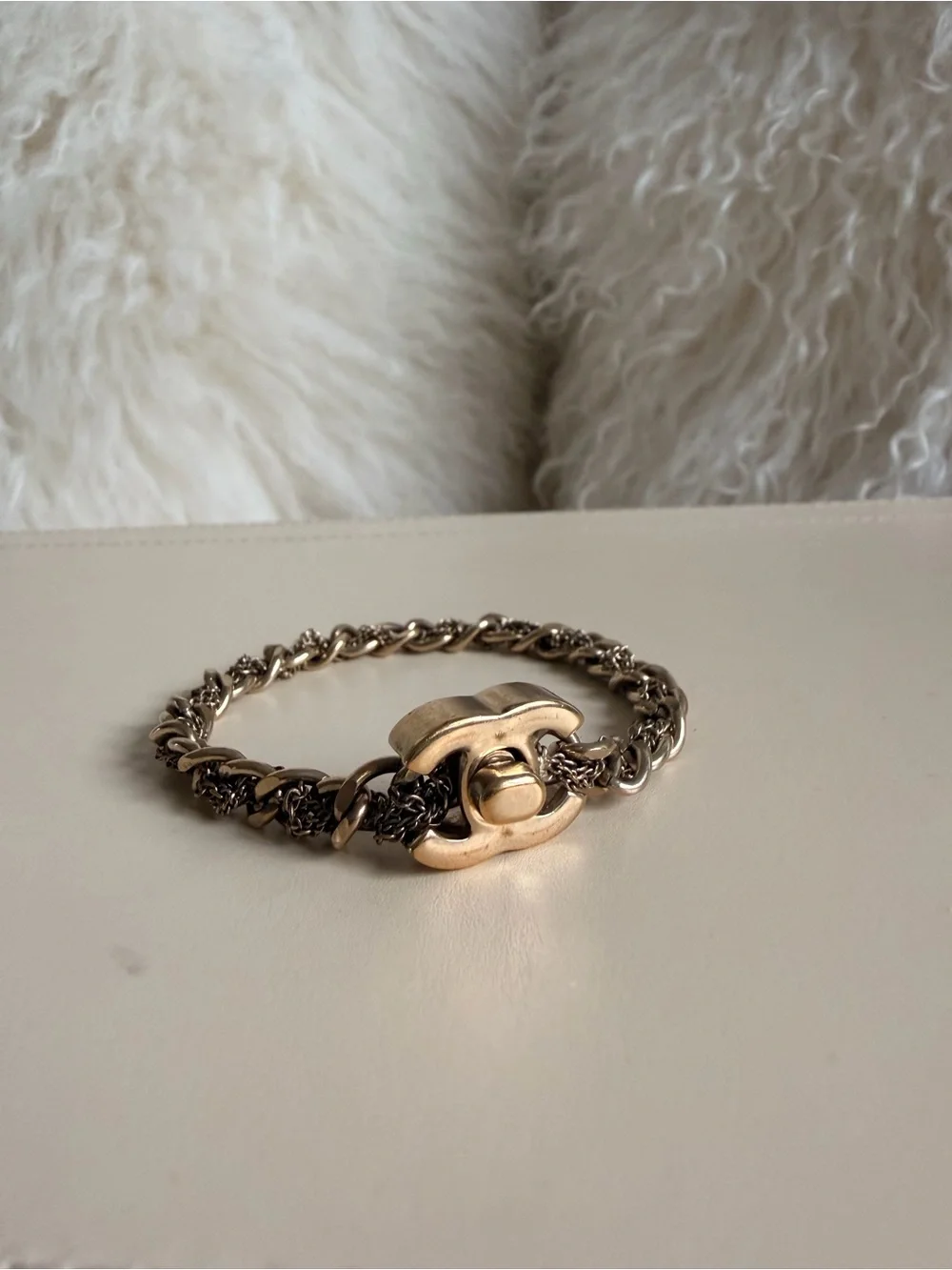 chanel turnlock bracelet size m
